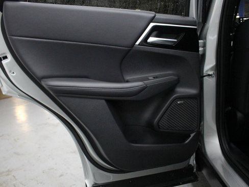 New 2025 Mitsubishi Outlander SE image 26