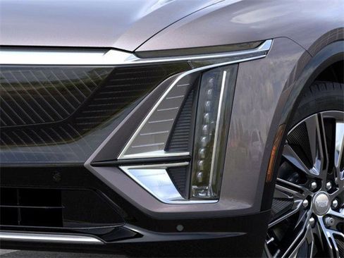 New 2026 Cadillac Lyriq Signature Luxury image 10