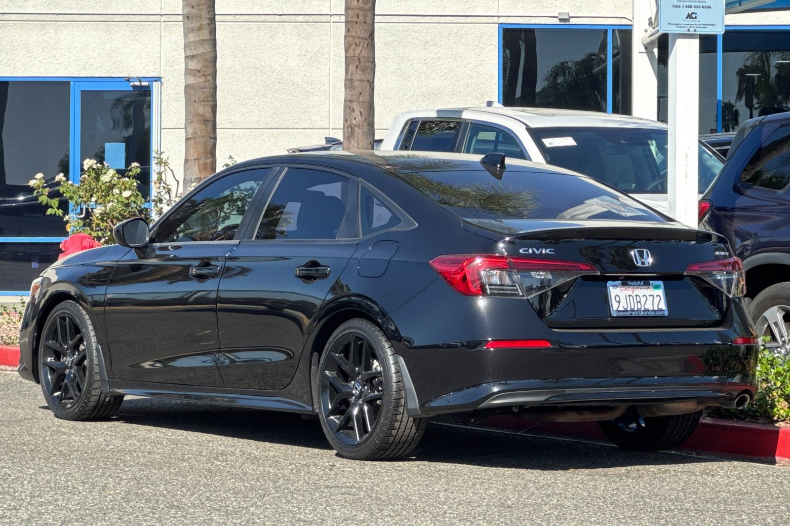 Used 2023 Honda Civic Sport image 3