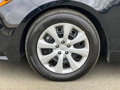 Used 2025 Toyota Corolla LE FWD image 31