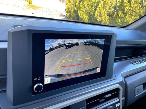 Used 2025 Toyota Tacoma TRD Off-Road AWD/4WD image 19