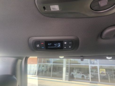 Used 2026 Chrysler Voyager LX FWD image 30