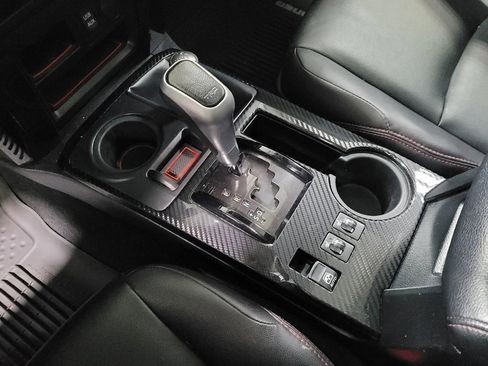 Used 2018 Toyota 4Runner TRD Off-Road Premium image 26