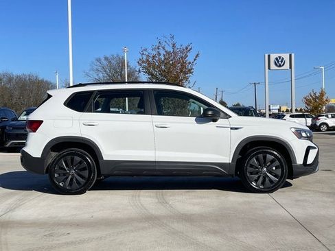 Used 2022 Volkswagen Taos S image 7