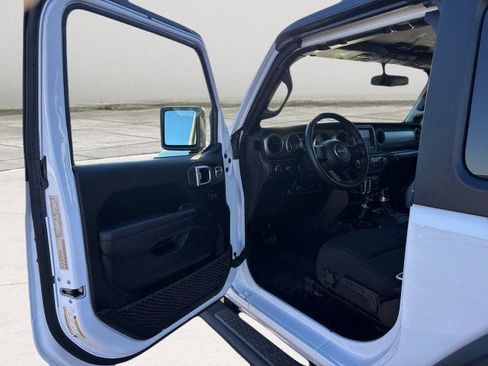 Used 2023 Jeep Wrangler Sport S image 15