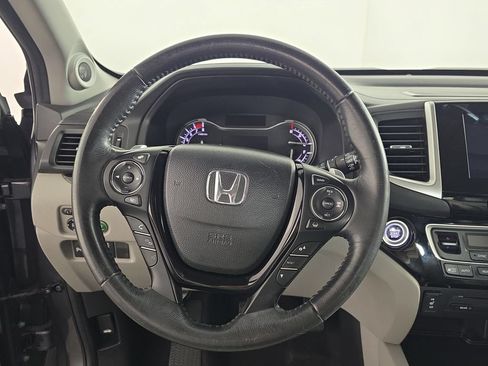 Used 2016 Honda Pilot Touring image 13