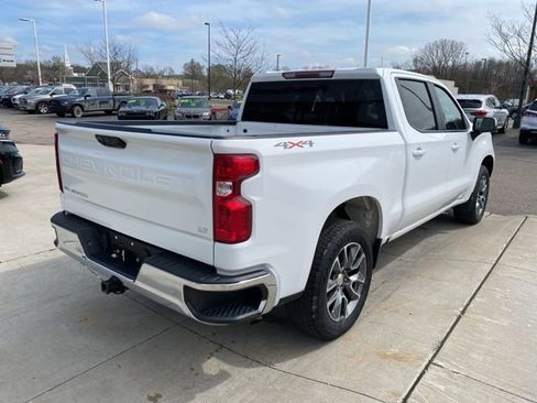 Used 2024 Chevrolet Silverado 1500 LT image 3