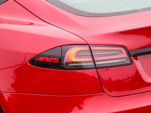 Used 2022 Tesla Model S image 11