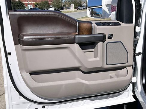 Used 2019 Ford F250 Limited image 22