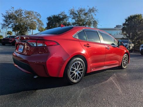 Used 2020 Toyota Corolla LE image 4