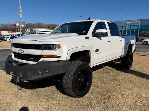 Used 2018 Chevrolet Silverado 1500 LT w/ All Star Edition image 3