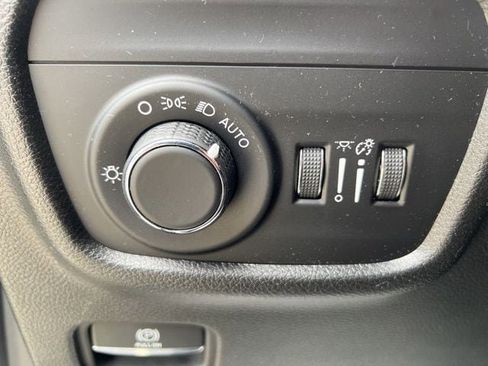 Certified 2023 Jeep Grand Cherokee Laredo w/ Luxury Tech Group I AWD/4WD image 21