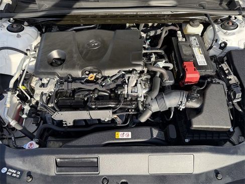Used 2019 Toyota Camry SE image 38