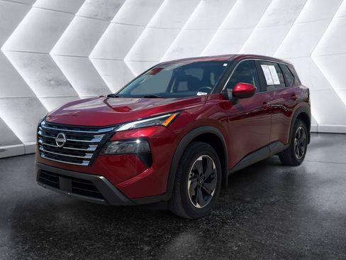 Used 2024 Nissan Rogue SV FWD image 3