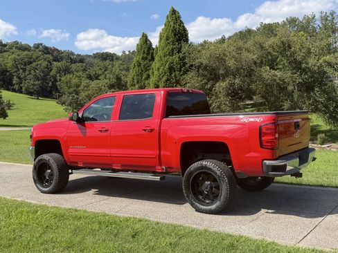 Used 2017 Chevrolet Silverado 1500 LT AWD/4WD image 2