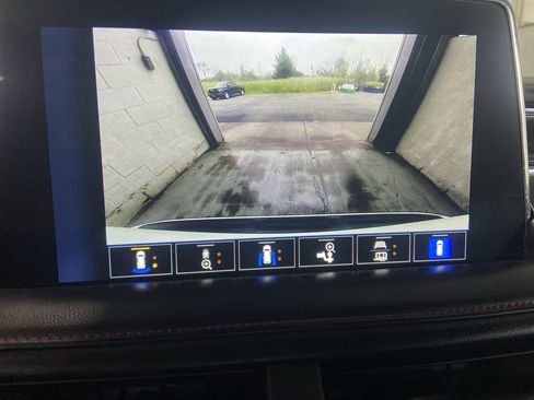 Used 2023 Chevrolet Tahoe RST w/ Luxury Package AWD/4WD image 15