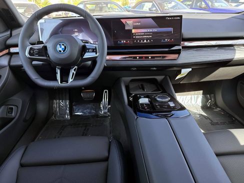 New 2026 BMW i5 eDrive40 w/ M Sport Package RWD image 15