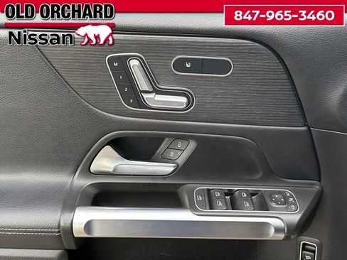 Used 2021 Mercedes-Benz GLB 250 4MATIC image 7