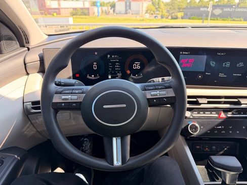 Used 2025 Hyundai Tucson SEL FWD image 18