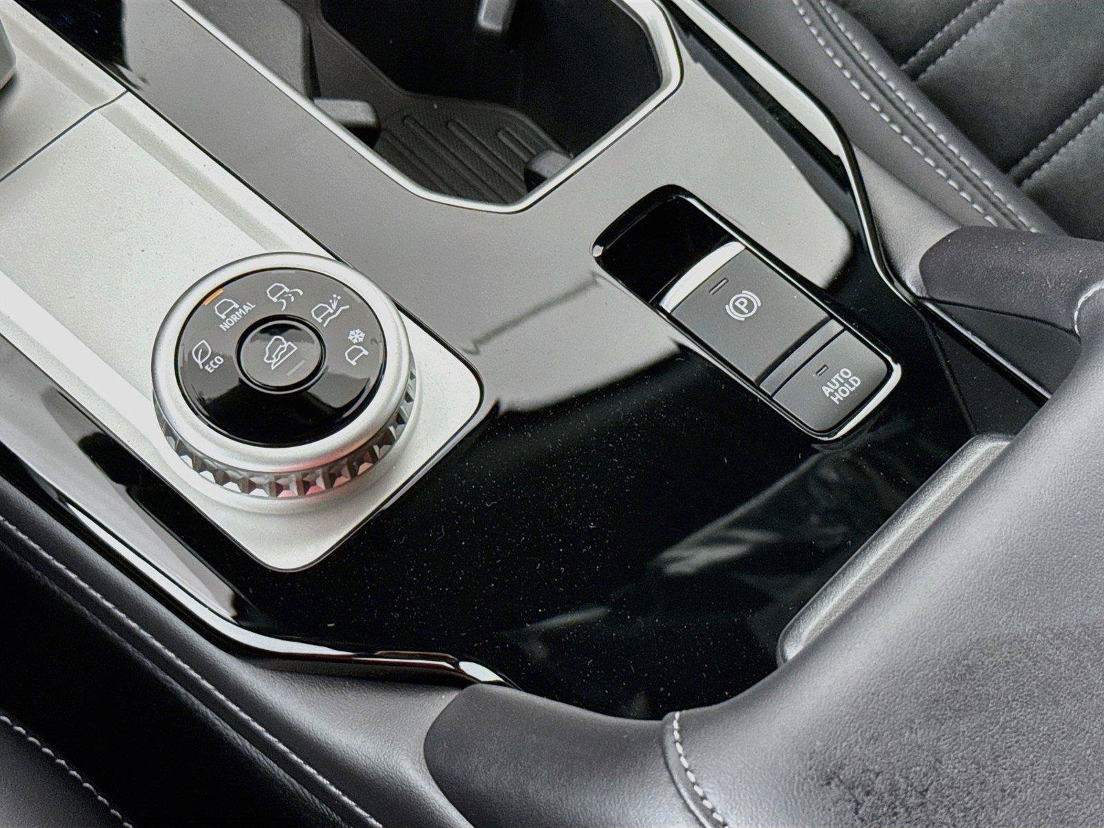 New 2026 Mitsubishi Outlander SE FWD image 17