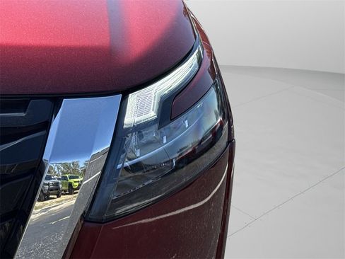 Certified 2024 Nissan Armada SL w/ Captain's Chairs Package image 17