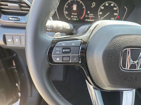 Certified 2025 Honda Pilot Touring image 18