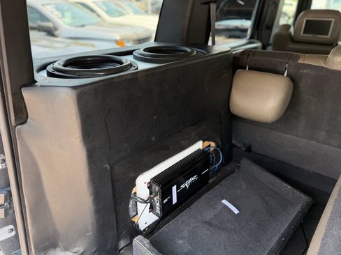 Used 2005 HUMMER H2 w/ Preferred Equipment Group AWD/4WD image 28