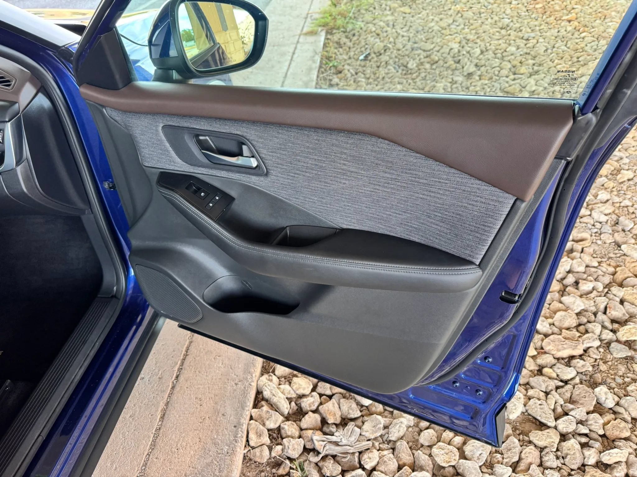 Used 2023 Nissan Rogue SV FWD image 24