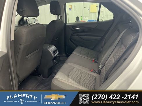 Used 2020 Chevrolet Equinox LT w/ Driver Convenience Package image 11