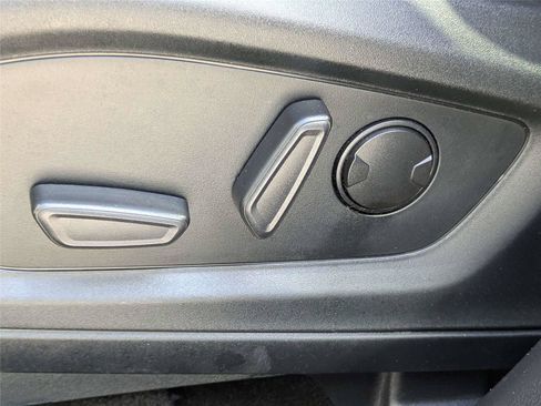 Used 2024 Ford Explorer XLT RWD image 23