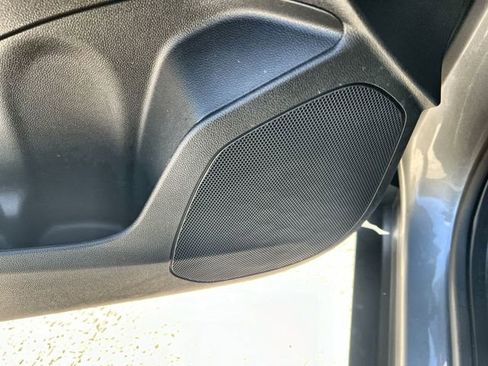 Used 2025 Chevrolet Trax RS w/ Sunroof Package image 23