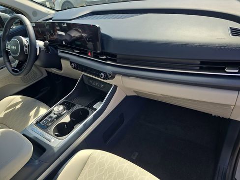 New 2026 Kia Carnival EX FWD image 11