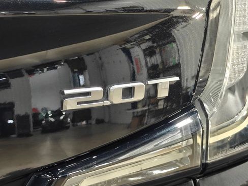 Used 2019 Cadillac XT4 Sport w/ Cold Weather Package FWD image 40