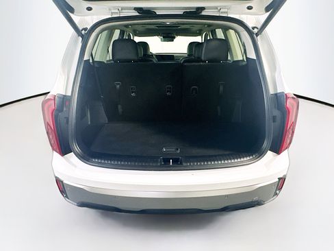 Used 2025 Kia Telluride S image 32