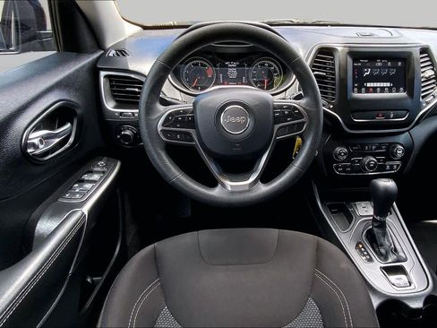 Used 2021 Jeep Cherokee Latitude FWD image 6