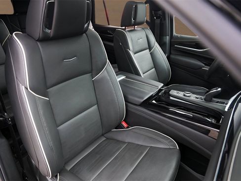 Used 2024 Cadillac Escalade Sport w/ LPO, ONYX Package image 33