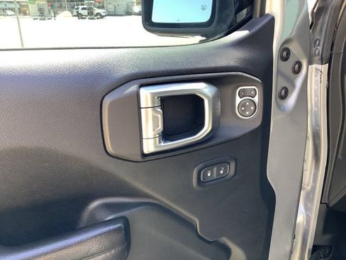 Used 2021 Jeep Wrangler Unlimited Rubicon AWD/4WD image 10