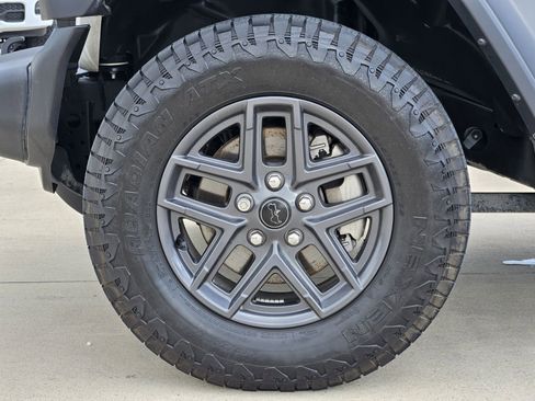 Used 2024 Jeep Wrangler Unlimited Sport AWD/4WD image 12