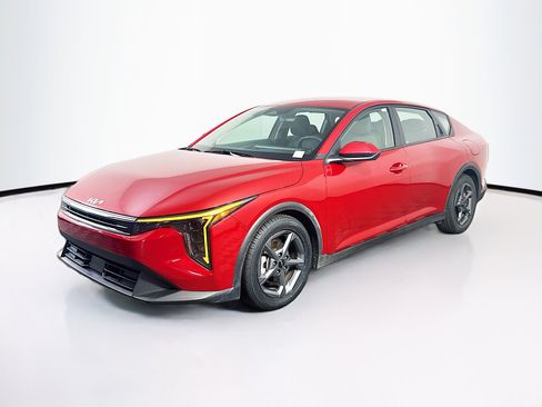 Used 2025 Kia K4 LXS image 3