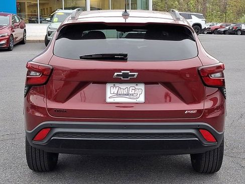 Certified 2024 Chevrolet Trax RS w/ Driver Confidence Package FWD image 5