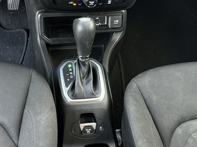 Used 2020 Jeep Renegade Latitude FWD image 22