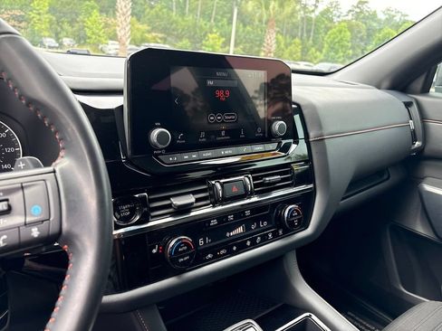 Used 2025 Nissan Pathfinder Rock Creek AWD/4WD image 18