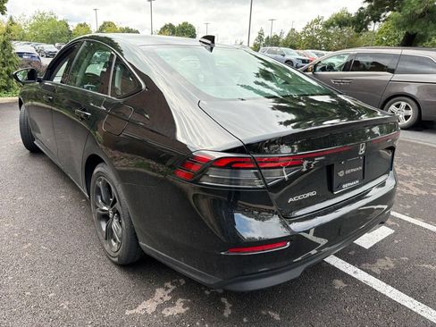 Used 2025 Honda Accord SE image 10