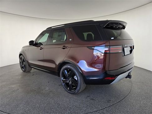 New 2026 Land Rover Discovery Limited Edition image 16
