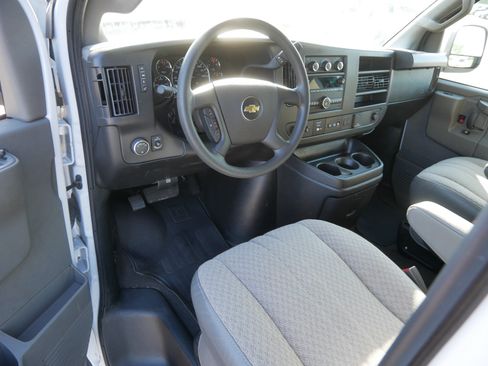 Used 2024 Chevrolet Express 3500 LT w/ LT Preferred Equipment Group RWD image 11