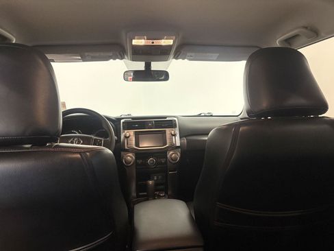 Used 2017 Toyota 4Runner SR5 AWD/4WD image 33