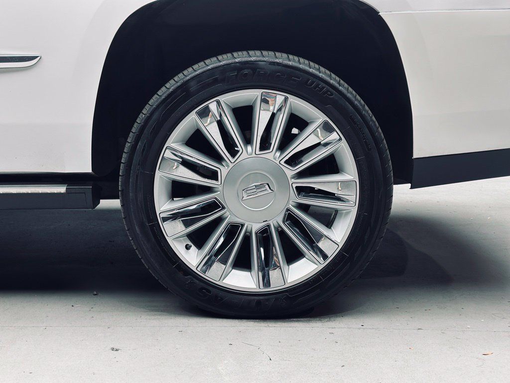 Used 2016 Cadillac Escalade Platinum AWD/4WD image 38