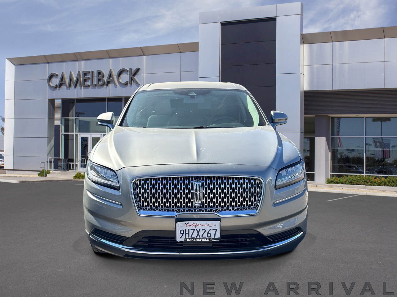Used 2023 Lincoln Nautilus FWD w/ Premium Package image 3
