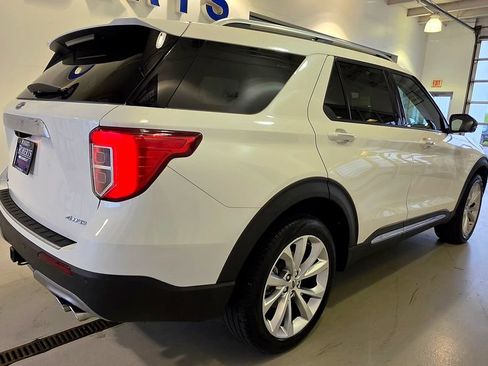 Used 2023 Ford Explorer Platinum w/ Technology Package AWD/4WD image 17