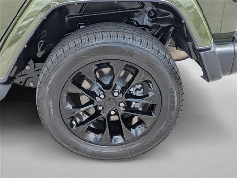 Used 2021 Jeep Wrangler Unlimited Sahara w/ Safety Group AWD/4WD image 24